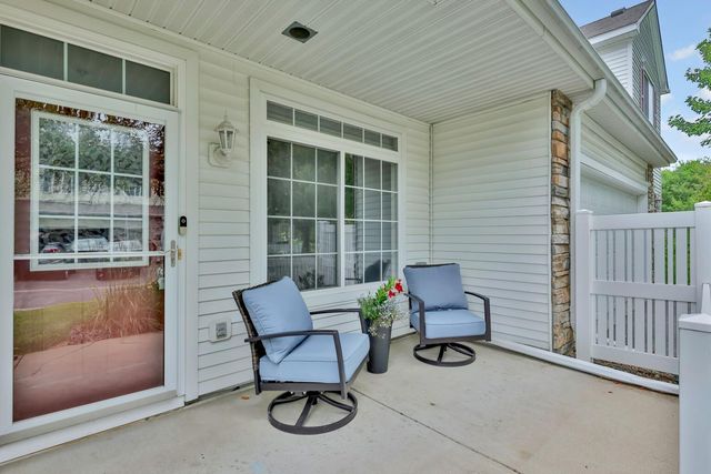 750 Maple Hills Drive B, Maplewood, MN 55117