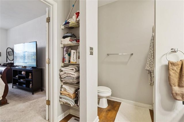 404 Primrose LN, Chesapeake, VA 23320