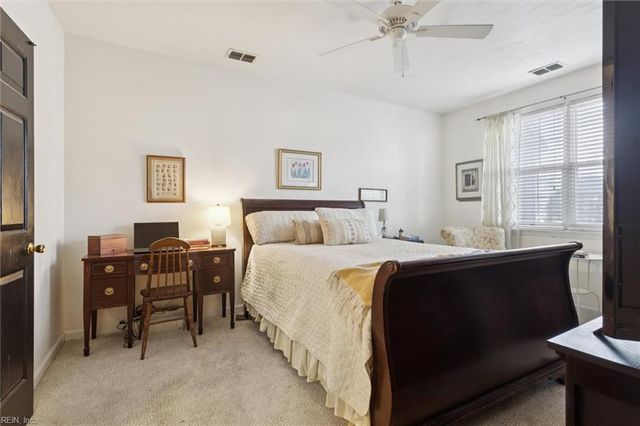 404 Primrose LN, Chesapeake, VA 23320