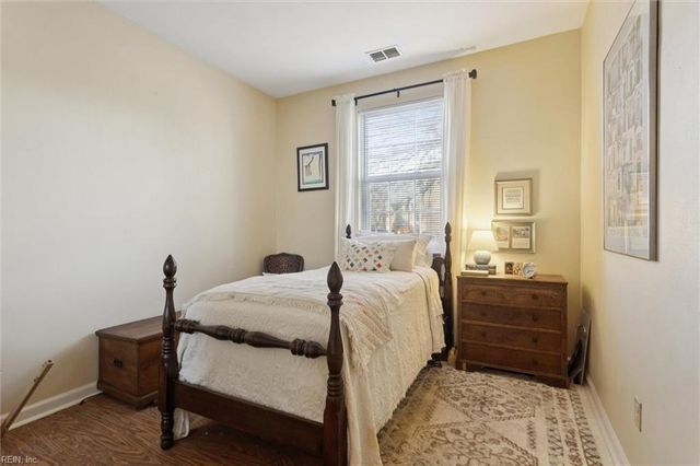 404 Primrose LN, Chesapeake, VA 23320