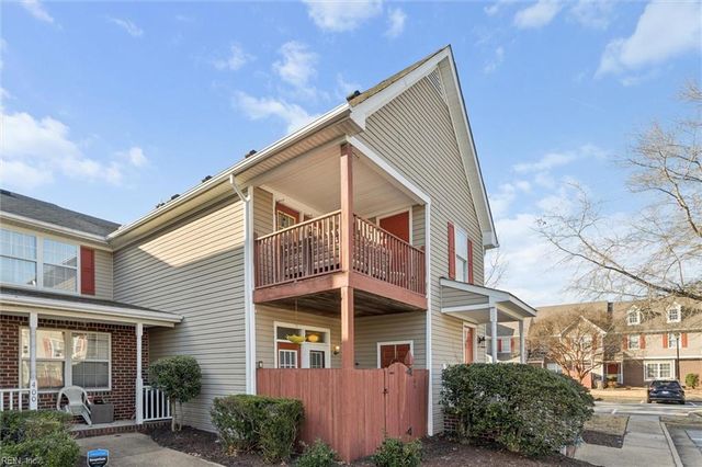 404 Primrose LN, Chesapeake, VA 23320