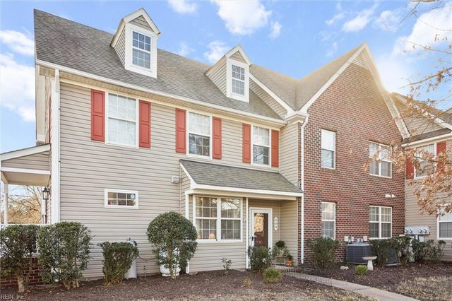 404 Primrose LN, Chesapeake, VA 23320