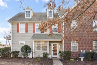404 Primrose LN, Chesapeake, VA 23320