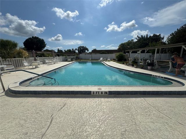 652 PARK CIRCLE, Bradenton, FL 34207