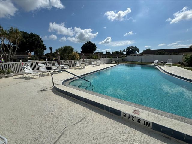 652 PARK CIRCLE, Bradenton, FL 34207
