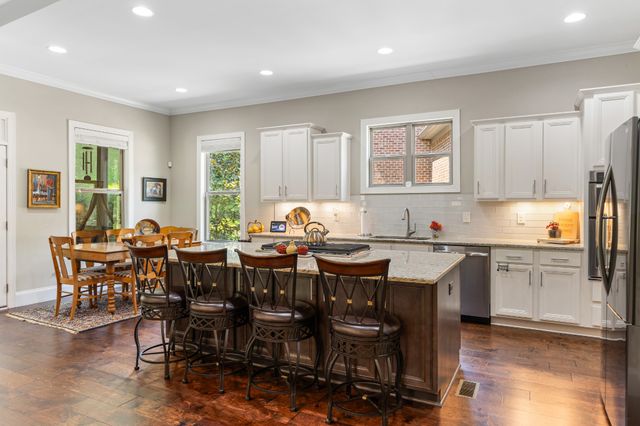 7224 Natchez Pointe Dr, Nashville, TN 37221