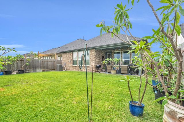 114 Longhorn Run Drive, Montgomery, TX 77356