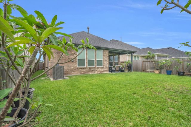 114 Longhorn Run Drive, Montgomery, TX 77356