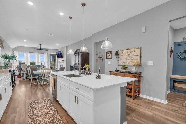 114 Longhorn Run Drive, Montgomery, TX 77356