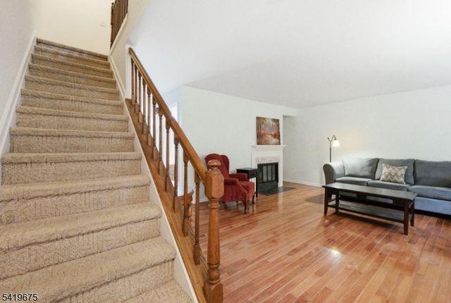 29 Oriole Dr, Allamuchy Twp., NJ 07840