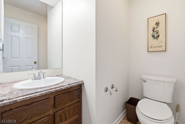 29 Oriole Dr, Allamuchy Twp., NJ 07840