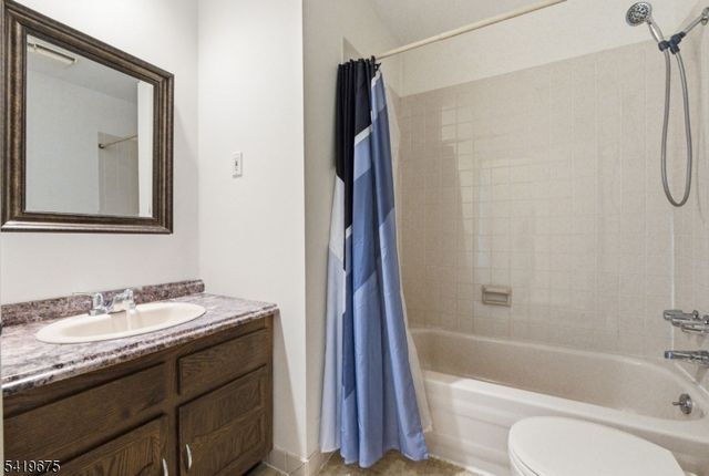 29 Oriole Dr, Allamuchy Twp., NJ 07840