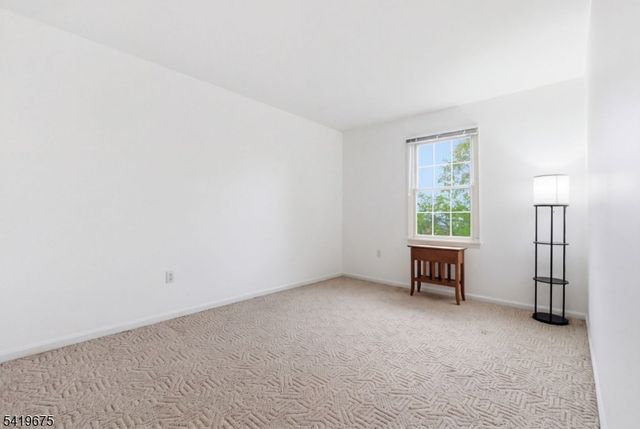 29 Oriole Dr, Allamuchy Twp., NJ 07840