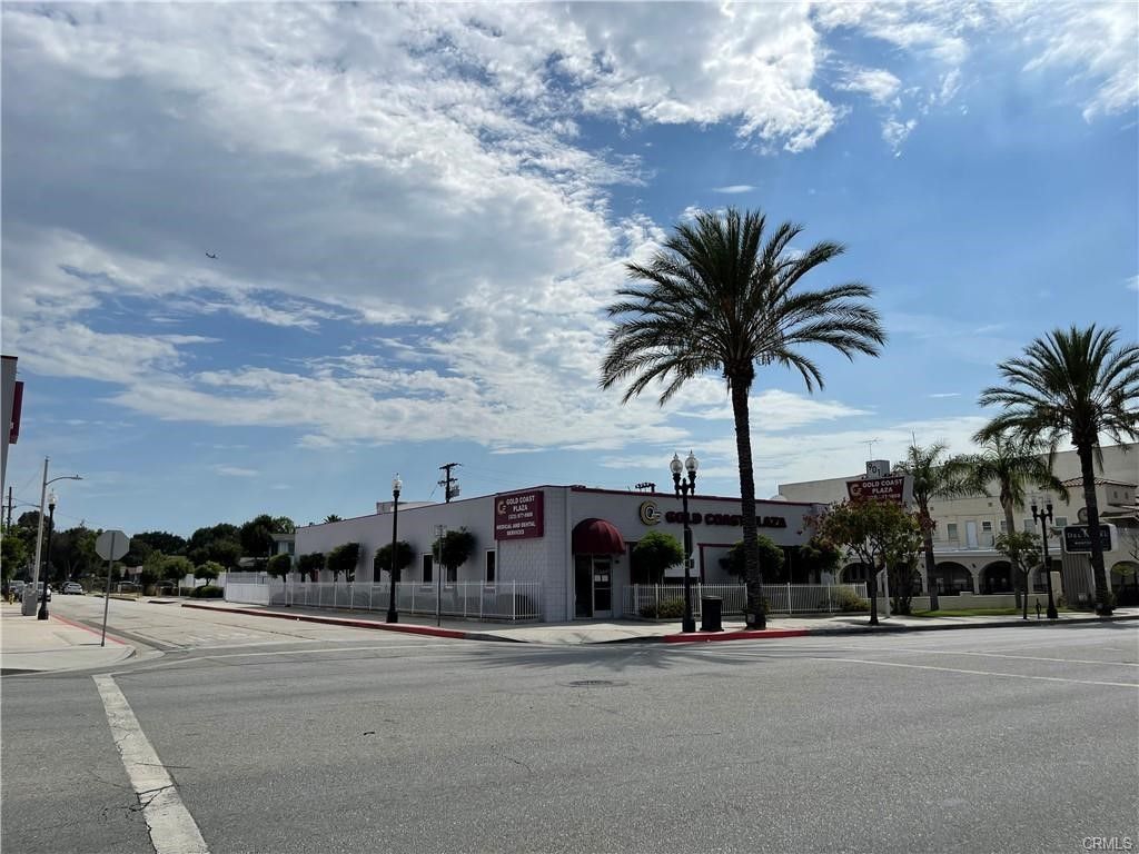 901 W Whittier, Montebello, CA 90640