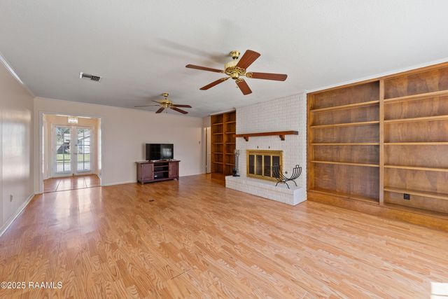 100 Papwood Circle, Lafayette, LA 70503