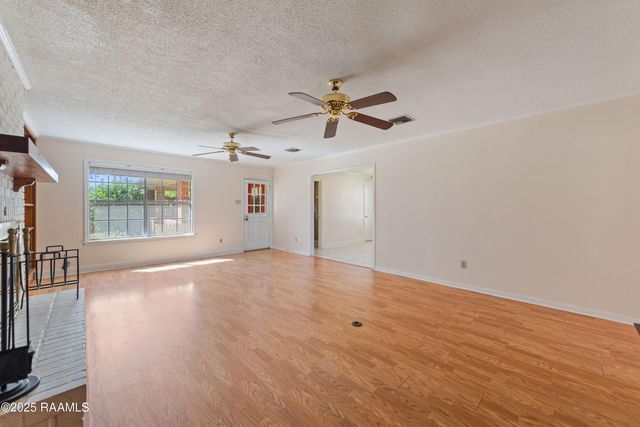 100 Papwood Circle, Lafayette, LA 70503