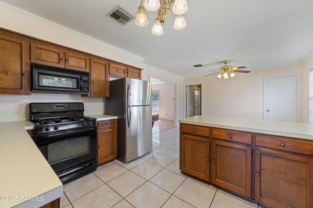 100 Papwood Circle, Lafayette, LA 70503