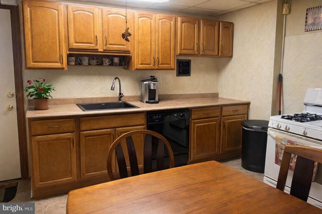 1553 CHAMBERS ST, Trenton, NJ 08610