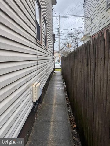 1553 CHAMBERS ST, Trenton, NJ 08610