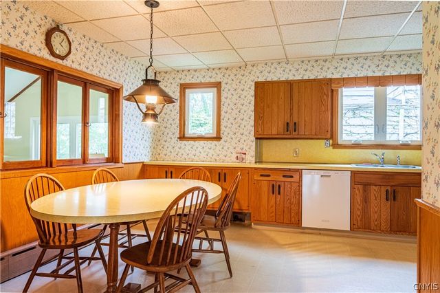 2640 Edgewood Road, Utica, NY 13501