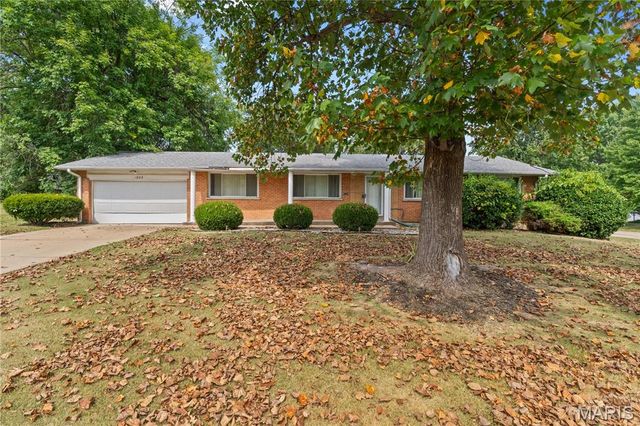 1805 Claudine Drive, St Louis, MO 63138