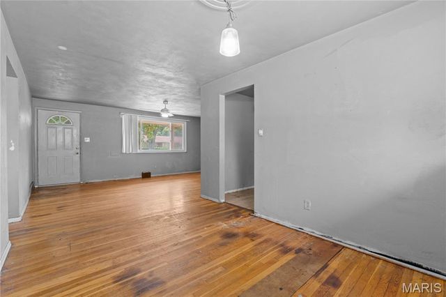 1805 Claudine Drive, St Louis, MO 63138