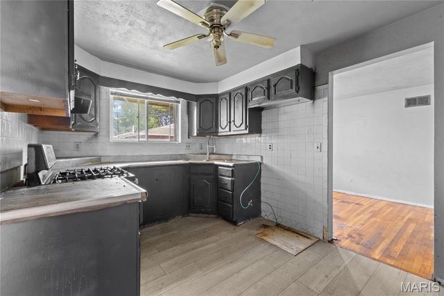 1805 Claudine Drive, St Louis, MO 63138