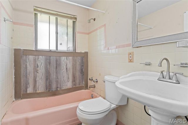1805 Claudine Drive, St Louis, MO 63138