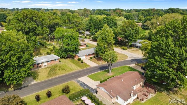 1805 Claudine Drive, St Louis, MO 63138