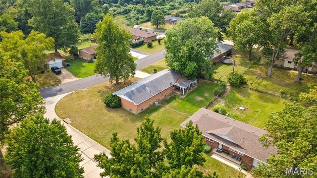 1805 Claudine Drive, St Louis, MO 63138