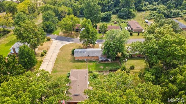 1805 Claudine Drive, St Louis, MO 63138