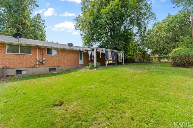 1805 Claudine Drive, St Louis, MO 63138