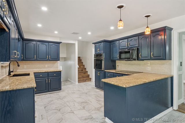 2398 Scrub Oak Road, Sand Springs, OK 74063