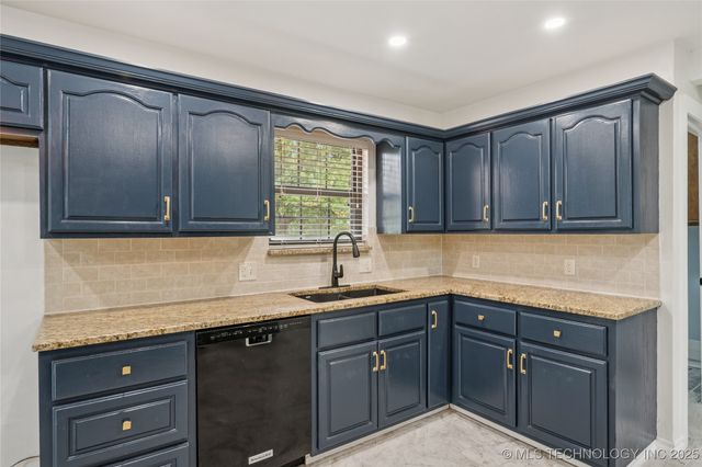 2398 Scrub Oak Road, Sand Springs, OK 74063