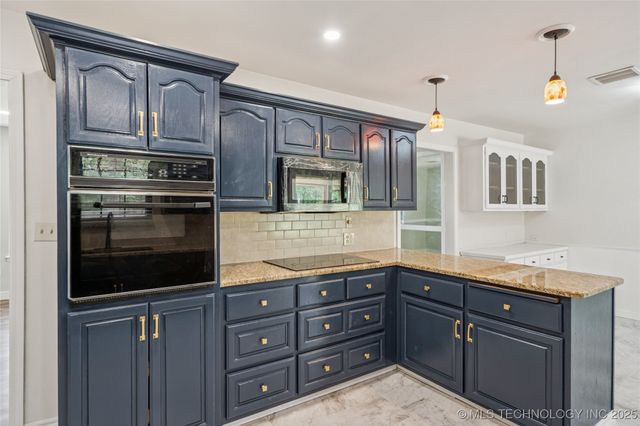 2398 Scrub Oak Road, Sand Springs, OK 74063