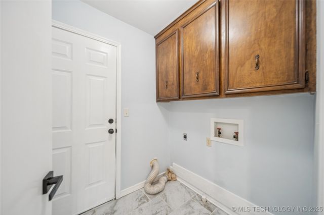 2398 Scrub Oak Road, Sand Springs, OK 74063