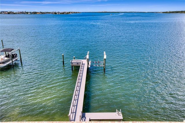 7989 CAUSEWAY BOULEVARD N, St Petersburg, FL 33707
