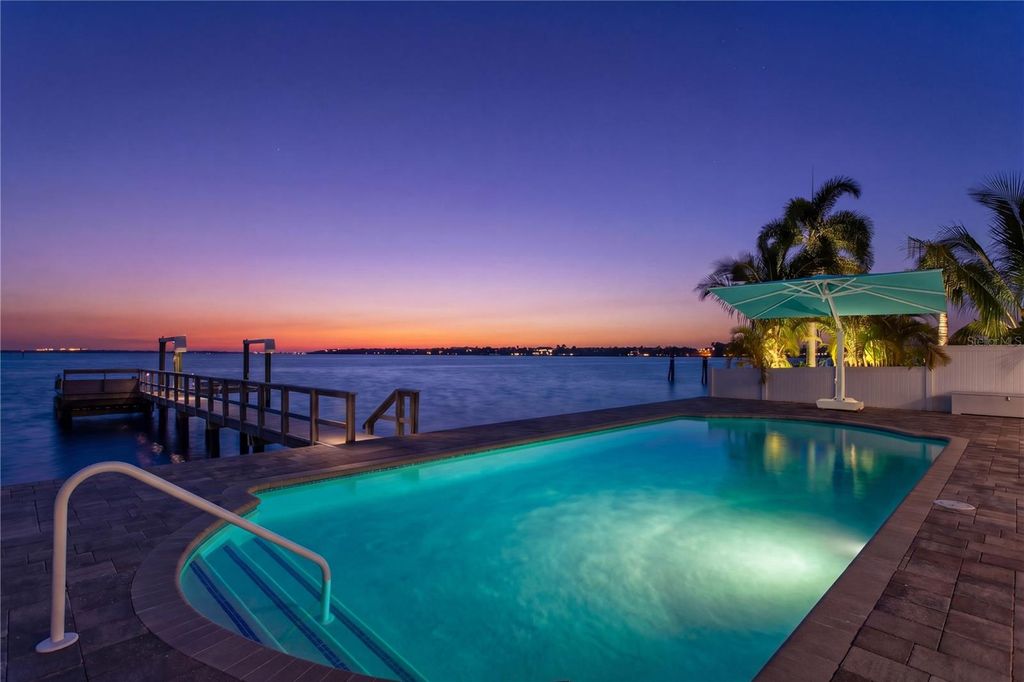 7989 CAUSEWAY BOULEVARD N, St Petersburg, FL 33707