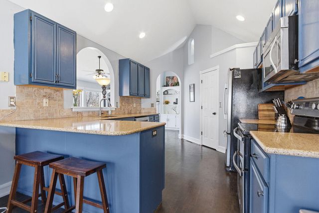 2602 CHAMBRAY RD, Columbia, MO 65203