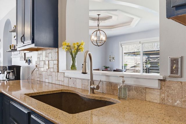 2602 CHAMBRAY RD, Columbia, MO 65203