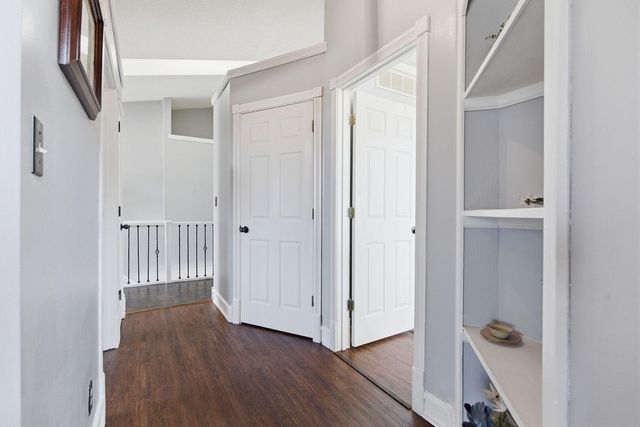 2602 CHAMBRAY RD, Columbia, MO 65203