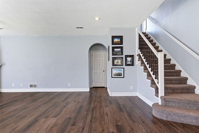 2602 CHAMBRAY RD, Columbia, MO 65203