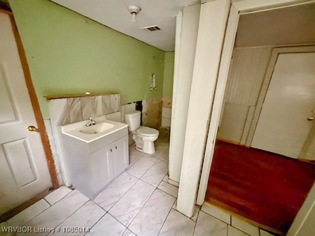 805 E 6th Street, Heavener, OK 74937