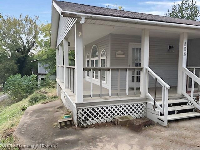 805 E 6th Street, Heavener, OK 74937