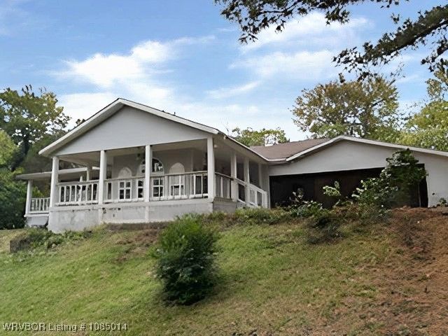 805 E 6th Street, Heavener, OK 74937