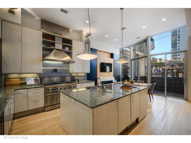 1434 N Dearborn Street, Chicago, IL 60610