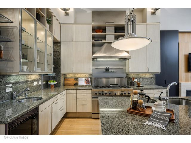 1434 N Dearborn Street, Chicago, IL 60610
