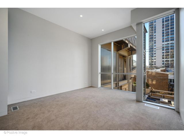 1434 N Dearborn Street, Chicago, IL 60610