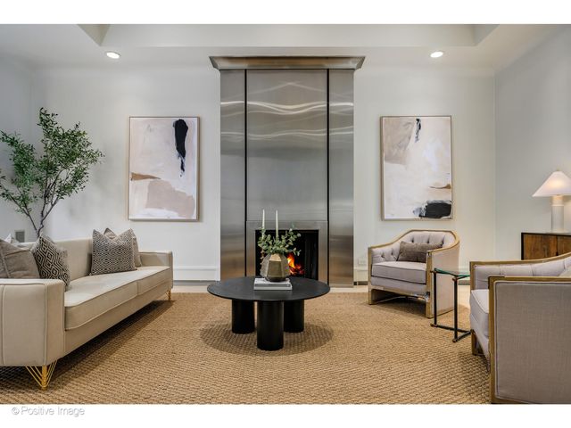 1434 N Dearborn Street, Chicago, IL 60610