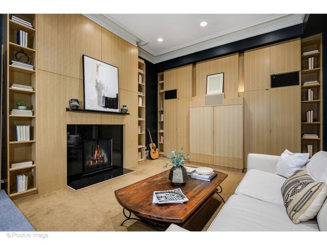 1434 N Dearborn Street, Chicago, IL 60610